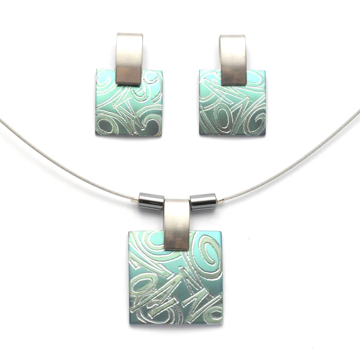 Titan Schmuck-Set. Absolut kein Risiko auf Allergien Handgefertigte Schmuckstücke. Lieferbar in verschiedenen Farben