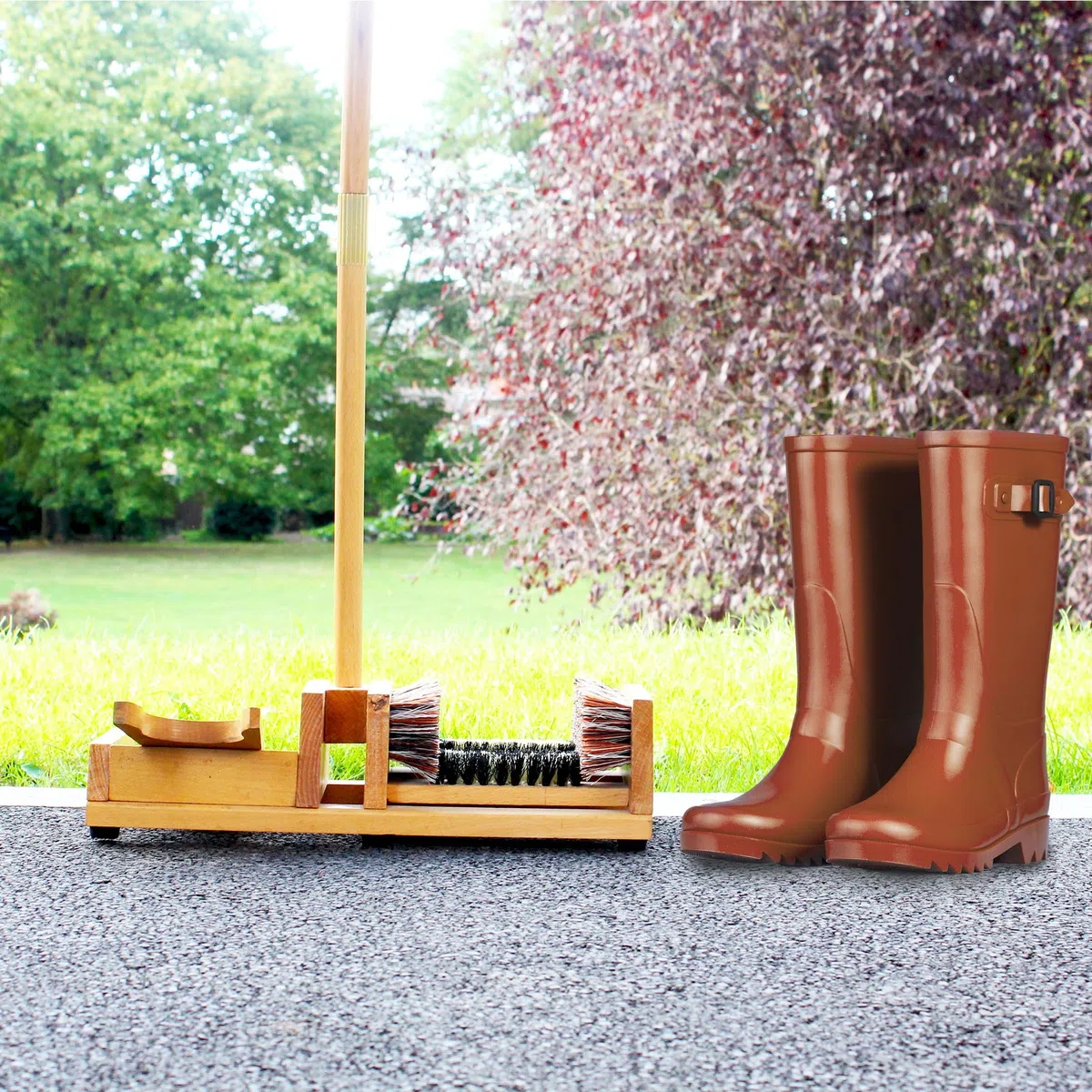 Stiefelknecht / 4 Bürsten - Stiefelzieher mit langem Holzgriff zum Aufstützen - Bürste, Abkratzer, Schuhreiniger - Praktisch, um Stiefel leicht auszuziehen - 90 CM - Holz