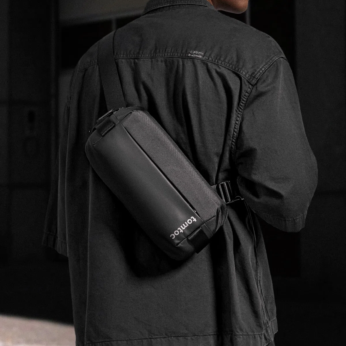 tomtoc Premium Sling Bag Herren 3L EDC Umhängetasche, leichte robuste Schultertasche für iPad mini 7 & Switch 2, ideal für Reise und Alltag, Schwarz